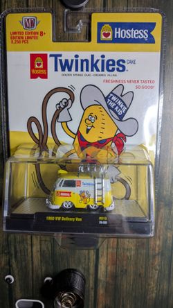 M2 Limited Edition Twinkles 1960 VW Delivery Van