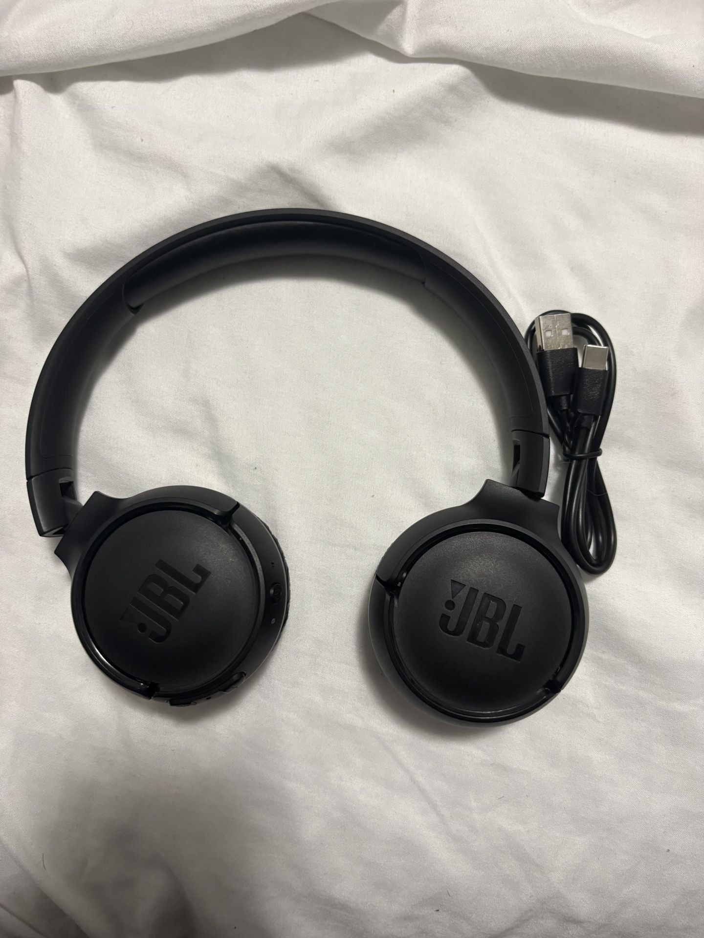 JBL Tune 520BT