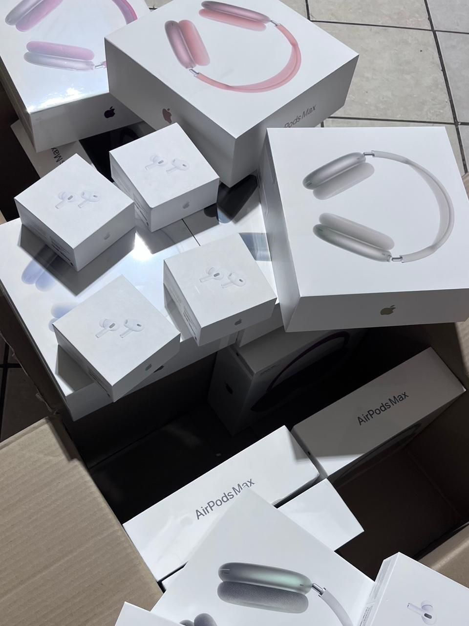 Apple Unisex Musical headphones
