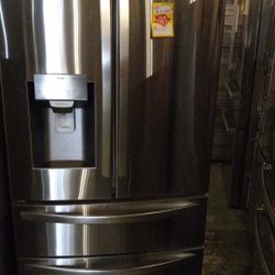 LG LMXSS 27.8 cu. ft. 4 Door French Door Smart Refrigerator  82U