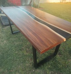 Dining Room Table. $200