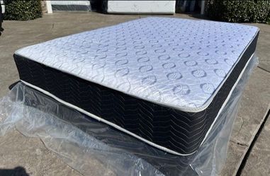 Queen Orthopedic Deluxe Collection Mattress!!