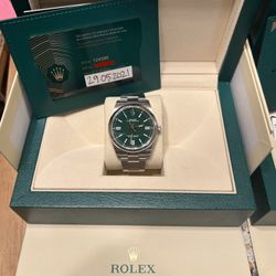 Authentic Rolex Oyster 124300 Men’s Watch Green Dial