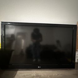 LG TV w/ remote