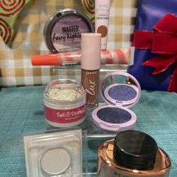 Make Up Bundle From Ultra 