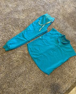 FIGS Scrub Set (Rafaela Top) (Zamora Jogger)