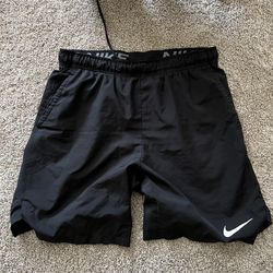 Nike shorts light weight size M