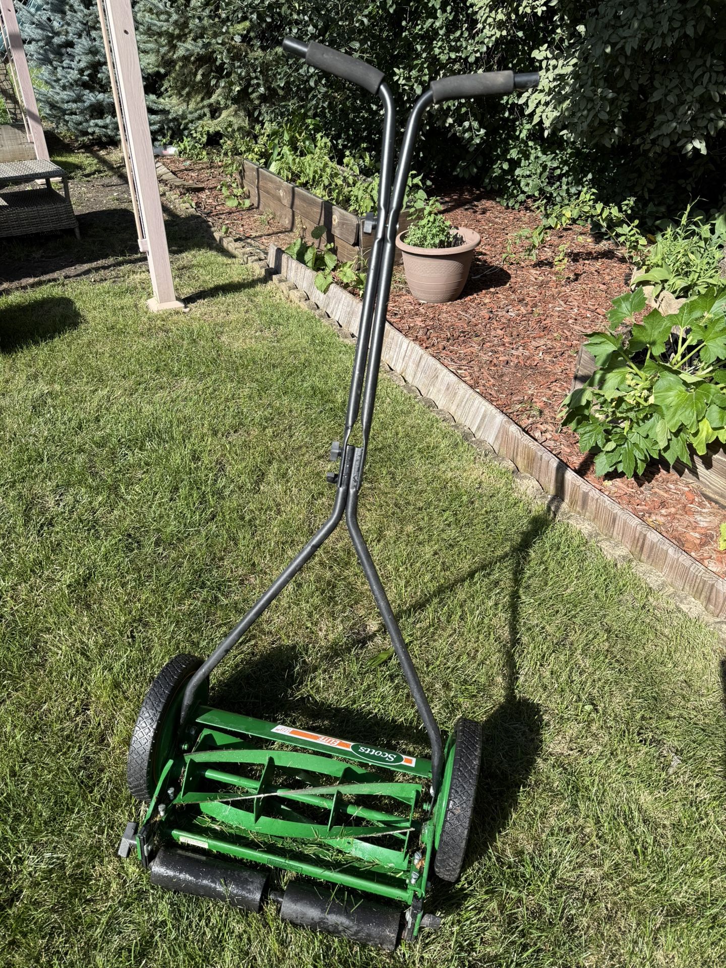 Push Lawn Mower. Almost Never Used