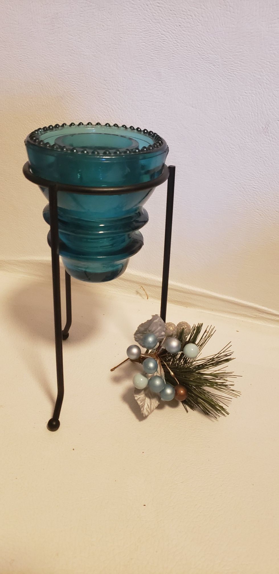 ANTIQUE GLASS INSULATOR