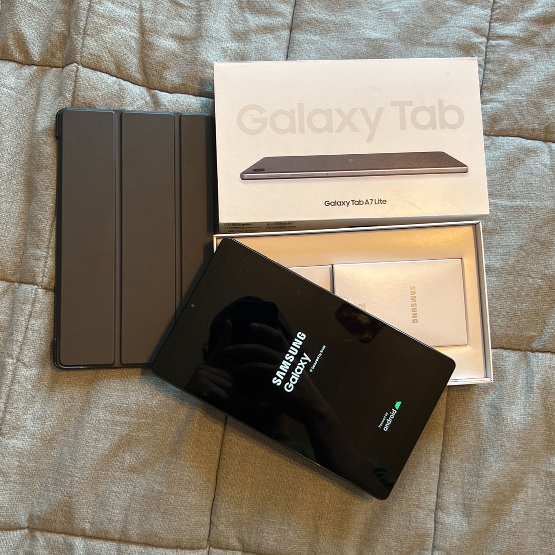 Galaxy Tab A7 Lite + Case/Cover