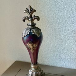 Maroon Fleur Lis Pedestal 