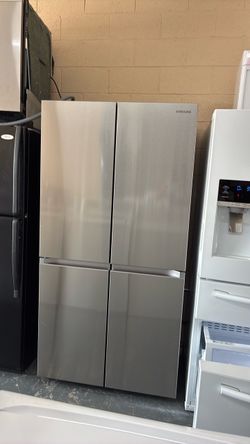 Nice like new Samsung stailenss steel refrigerator