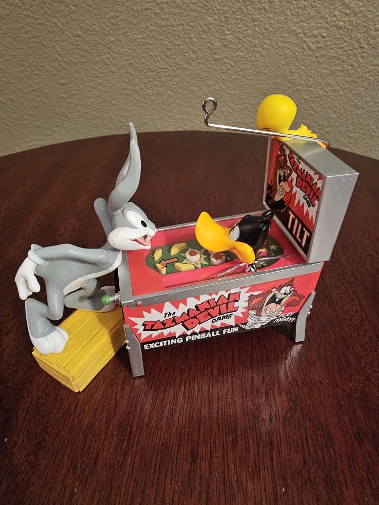 Looney Toons Bugs Bunny And Daffy Duck Pinball Hallmark Christmas Ornament
