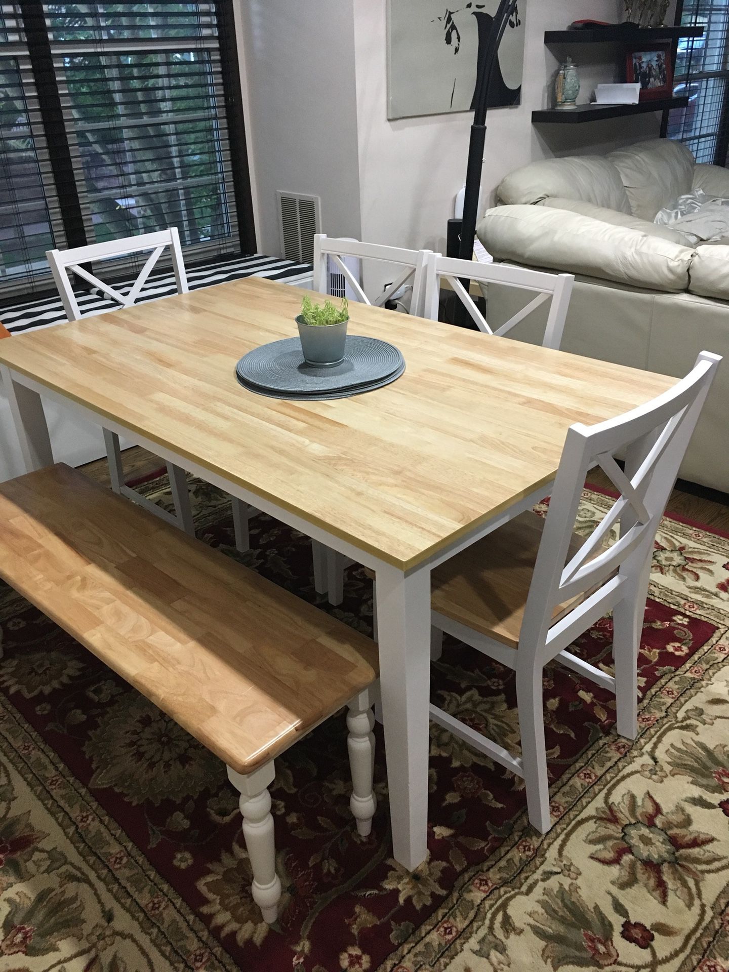 Sturdy classic tan-white 6 seater dining set with extra large table!