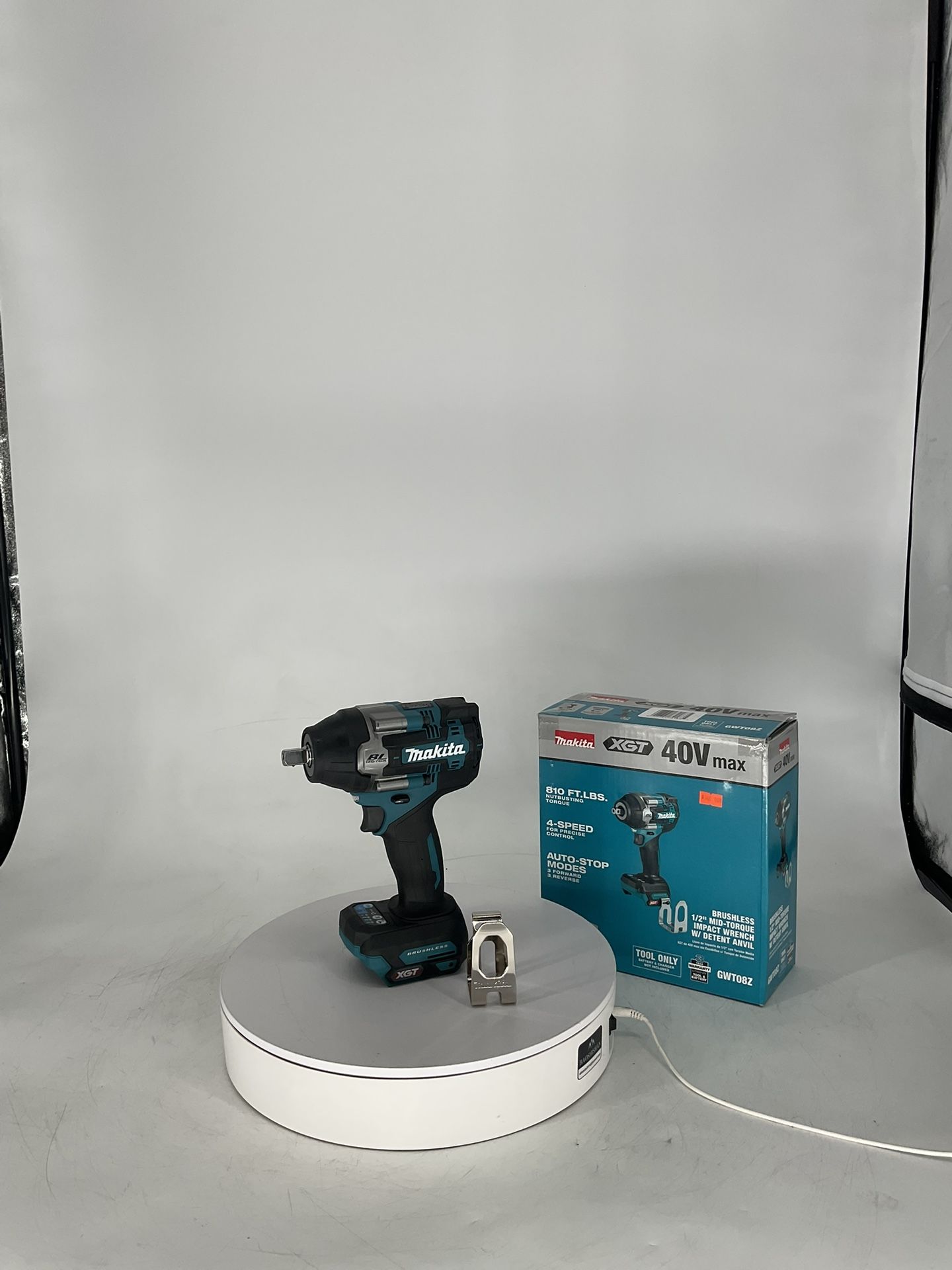 Makita 40V max XGT Brushless Cordless 4-Speed Mid-Torque 1/2 in. Impact Wrench w/Detent Anvil (Tool Only)