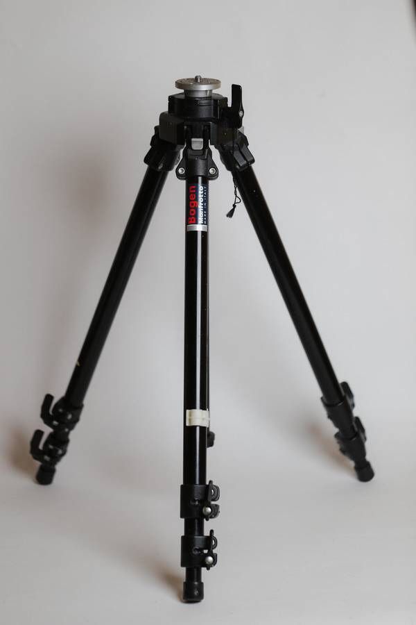 Bogen / Manfrotto 3221 Tripod with Bogen 3265 Mount Nice Condition ITALY With Bogen Bag Missing Plate