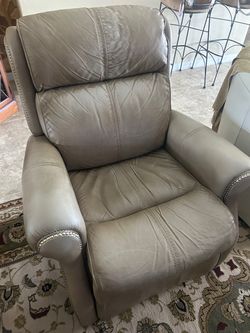 RECLINER; Bernhardt McGwire Leather Recliner