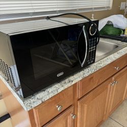 Sunbeam Microwave LIKE NEW