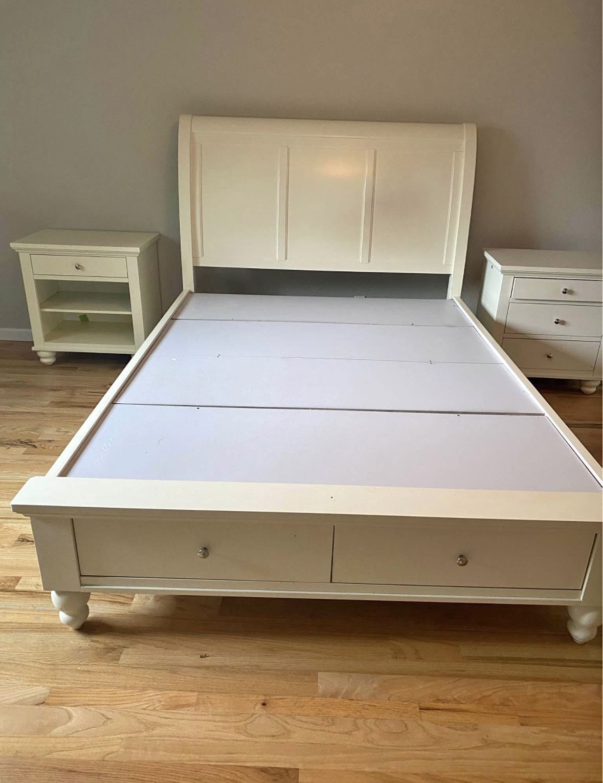 Queen Bedroom Set