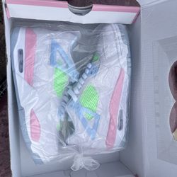 Jordan 4s valentines size 8