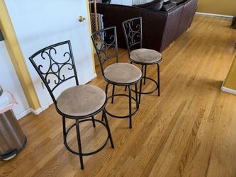 3 Metal Swiveling Bar Stools