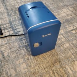 Mini Fridge 