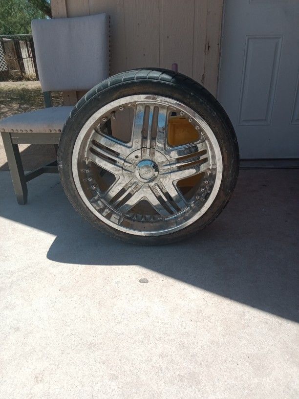 20's Rims Xon Or Nox Something Like That