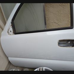 99-06 Tahoe GMC Yukon Driver Door
