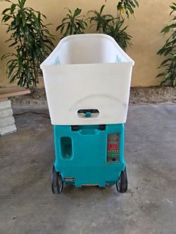 Tennis ball machine