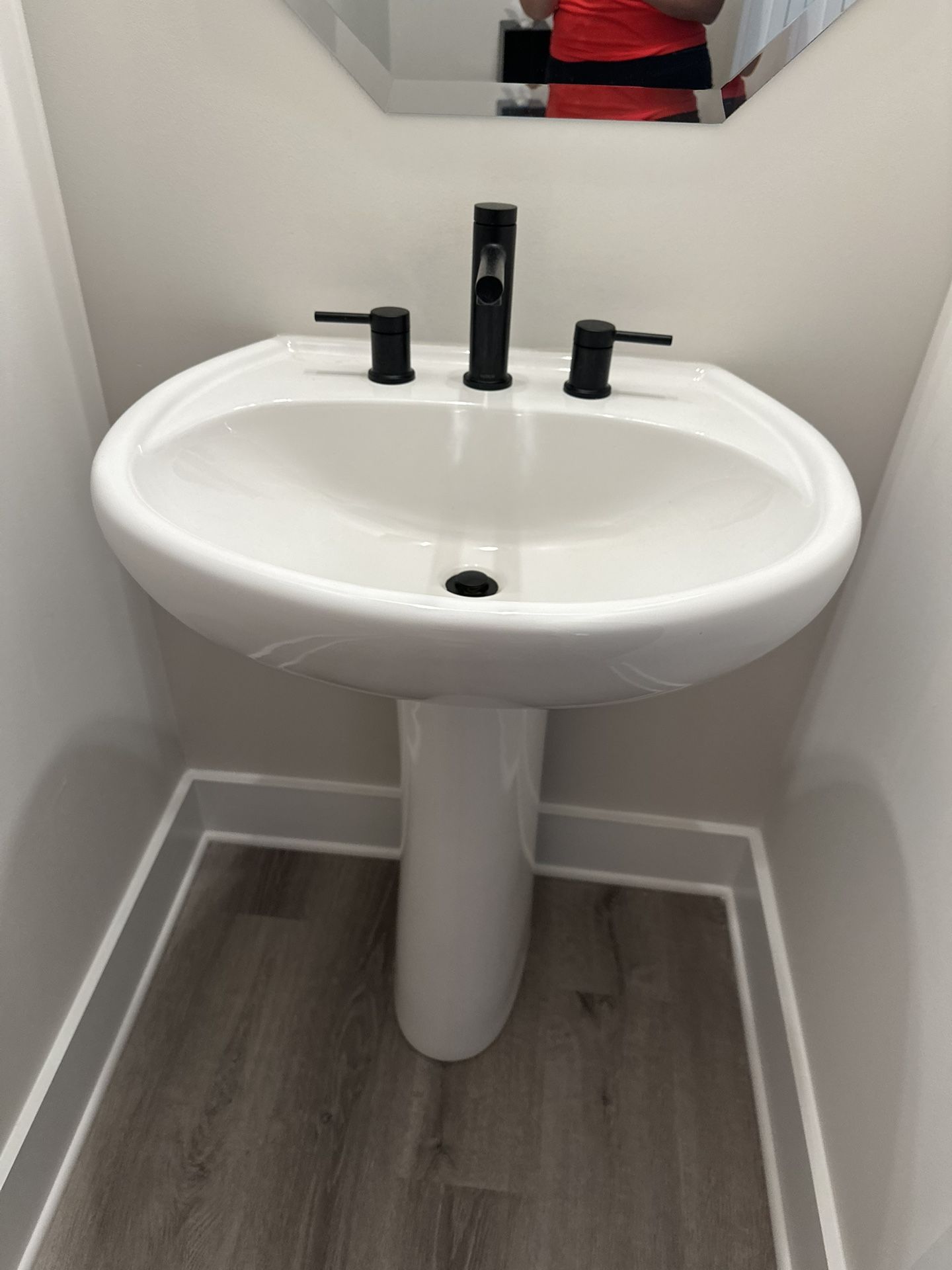 Pedestal Sink (faucet Included)
