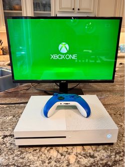Xbox One S - BUNDLE