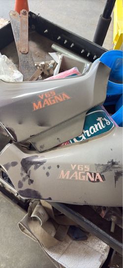 Honda Magna V65 side covers