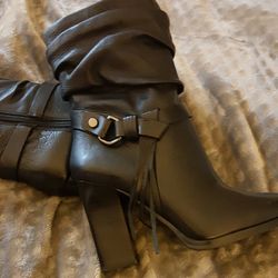 Brand New! Womens Guess Tamsin Leather Pointed Toe Ankle Boots, Size 7. Color: Black