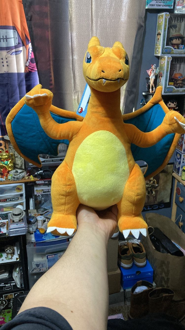 Pokémon Charizard Big Plushie 