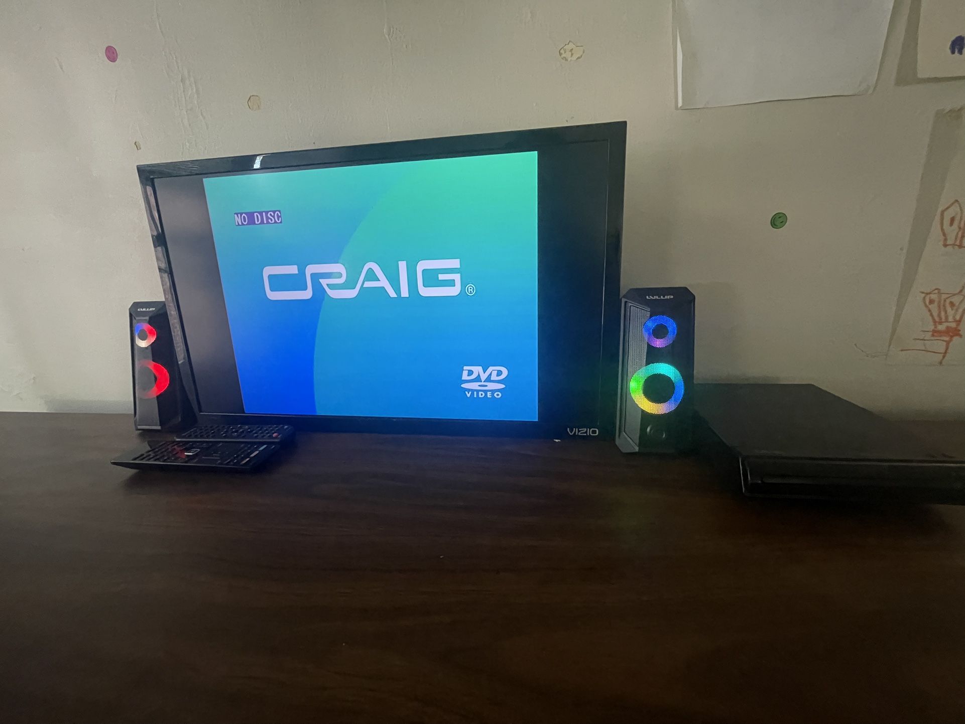 TV SPEAKERS AND DVD PLAYER