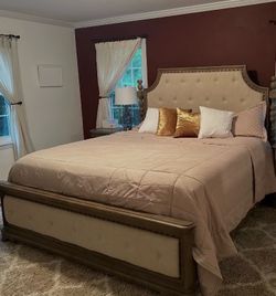 Wayfair bed king / cali king  available