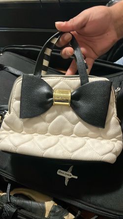 Betsy Johnson purse asking $20