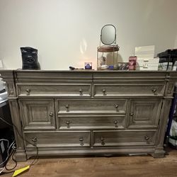 10 Tall Drawer dresser for sale! 