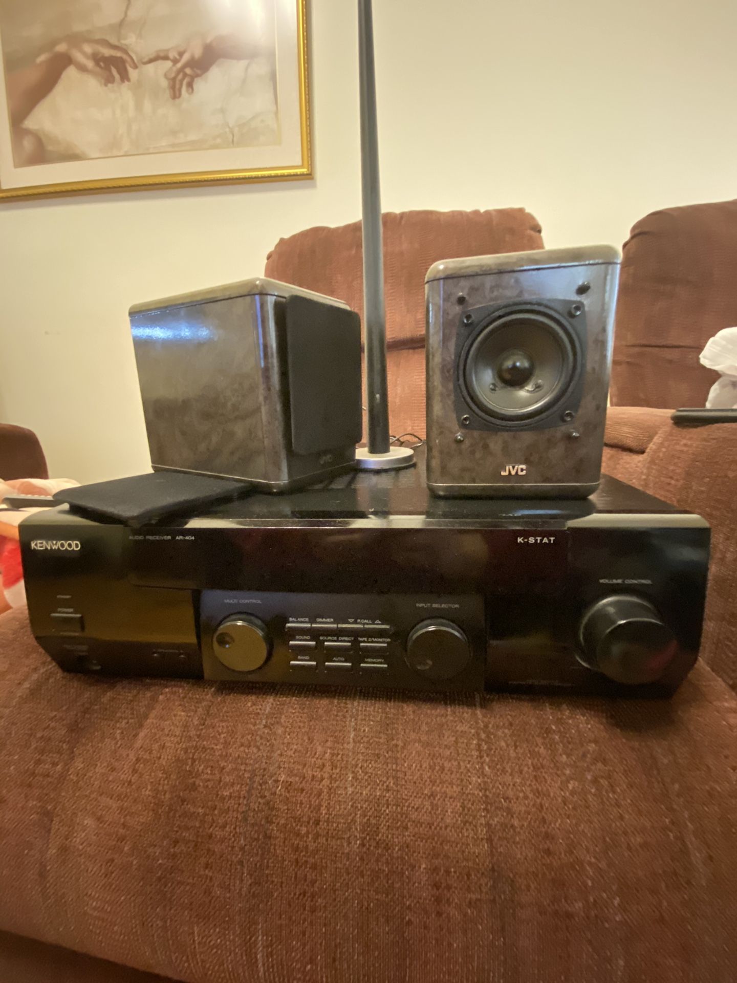 Kenwood k-stat AR-404 2.1 stereo receiver with speakers and radio antenna.