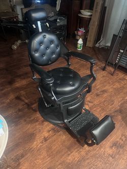 Black Vintage Style Barber Chair