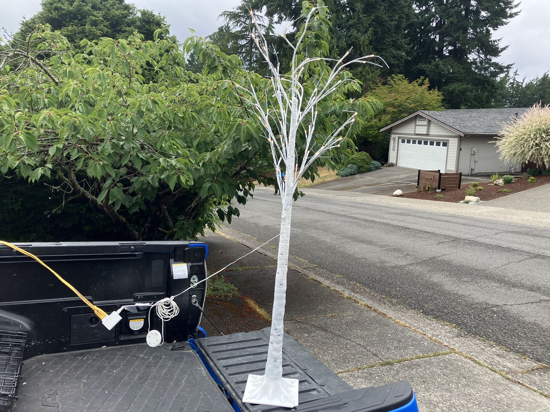 Artificial 4’ Tall Electric Tree Lamp Home Design Staging Plant Tree House Living Room like New