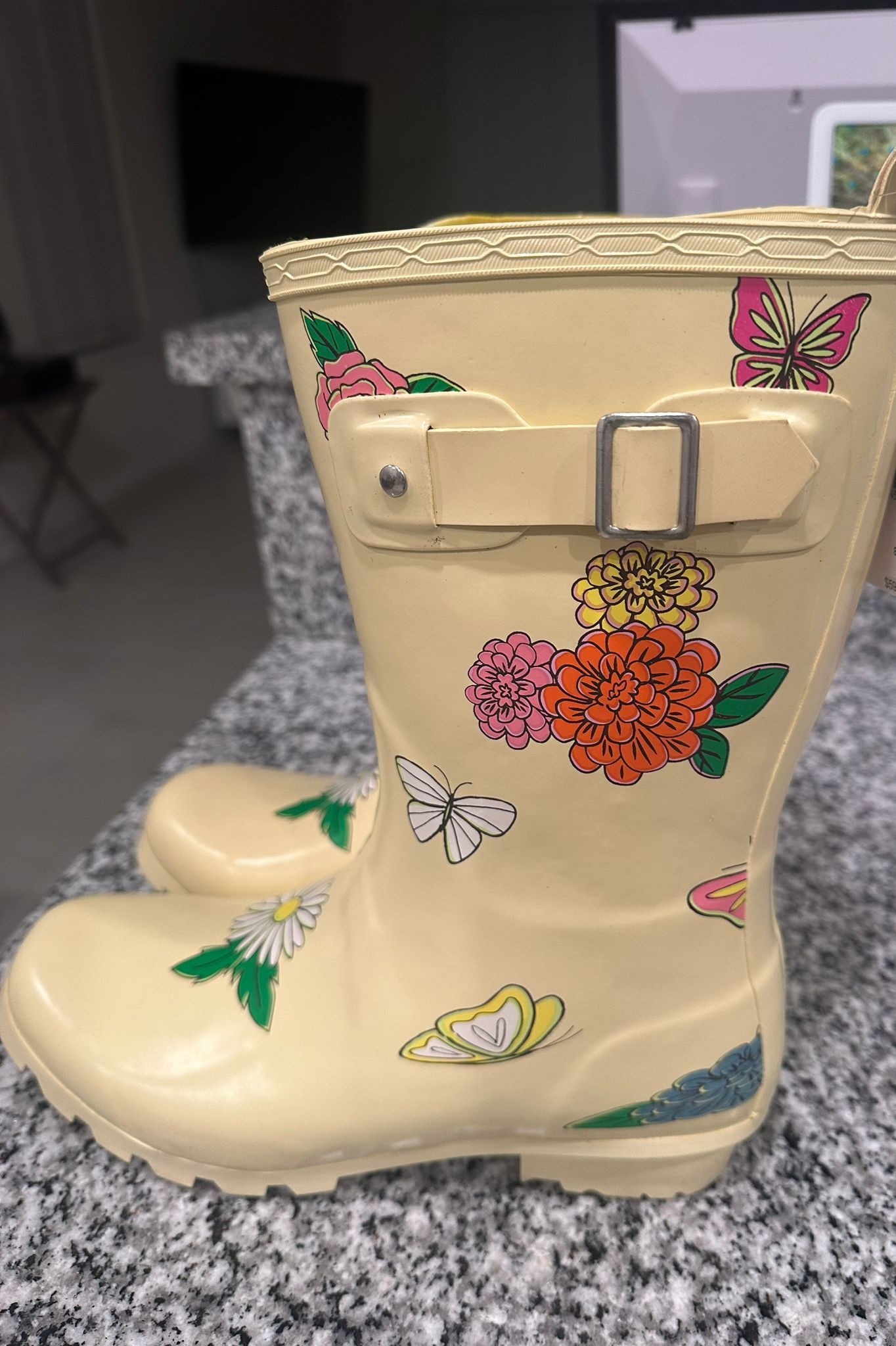 Disney EPCOT International Flower & Garden Festival Original Rain Boots Size 8. New Brand.