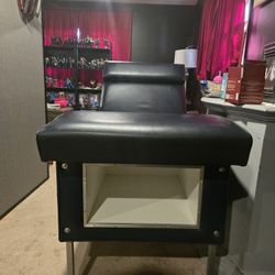 Chaise Lounge With Storage