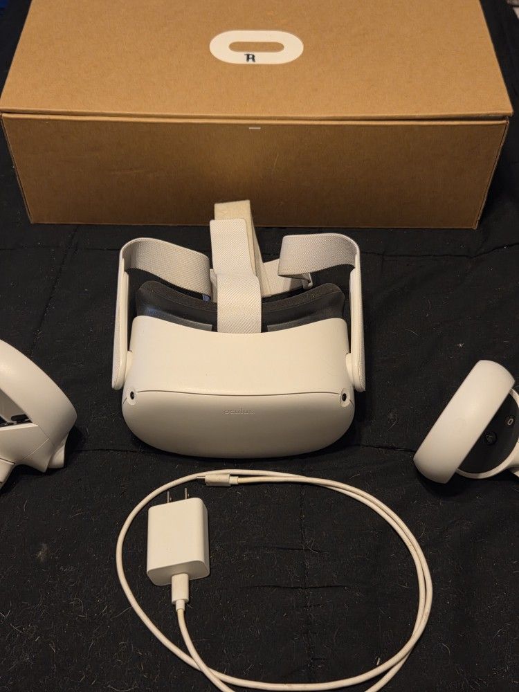 Oculus Quest 2, 64GB, with Controllers Charger and Box