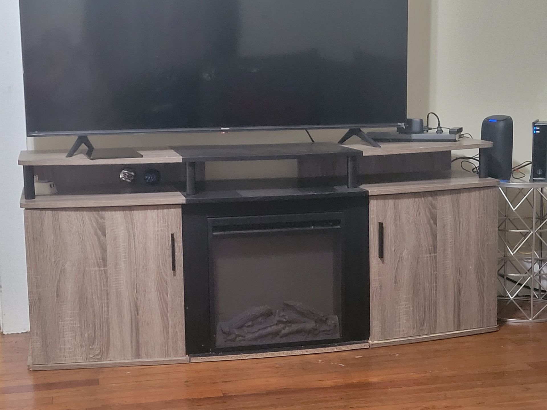 Entertainment center