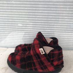 The north face thermoball traction mule Womens plaid red slippers Size 10