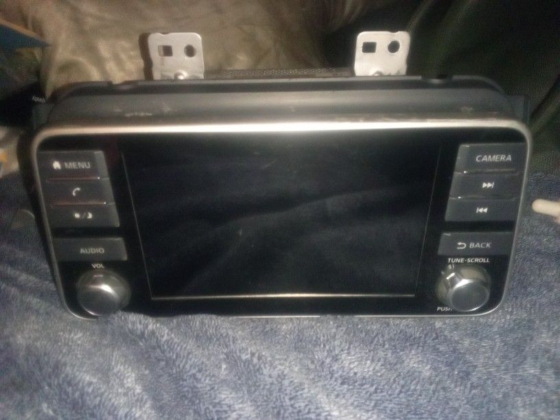 MULTIMEDIA NAVIGATION RADIO SCREEN MONITOR Nissan