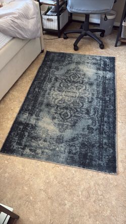 Wool retangular rug