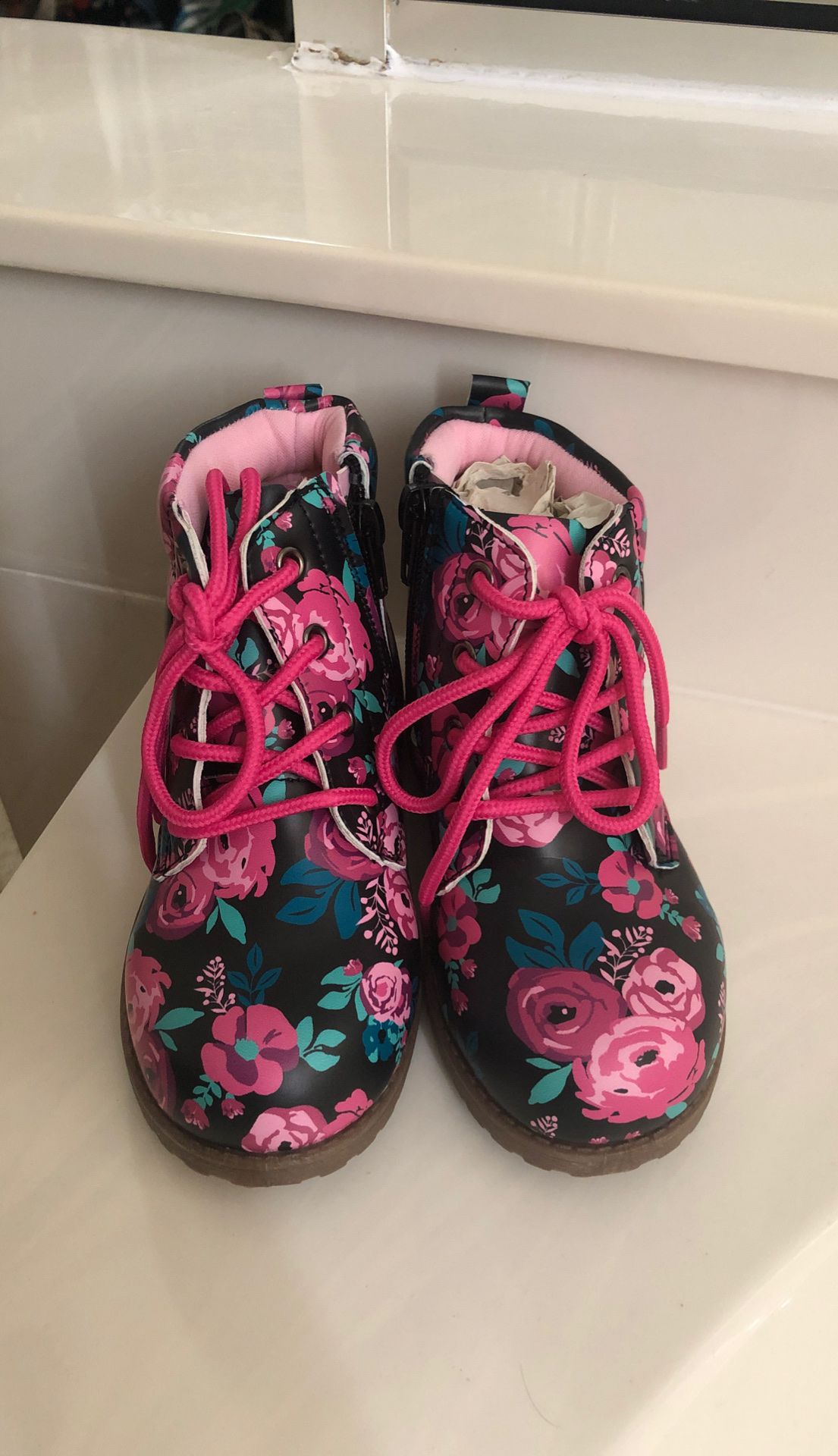 Toddler boots brand new