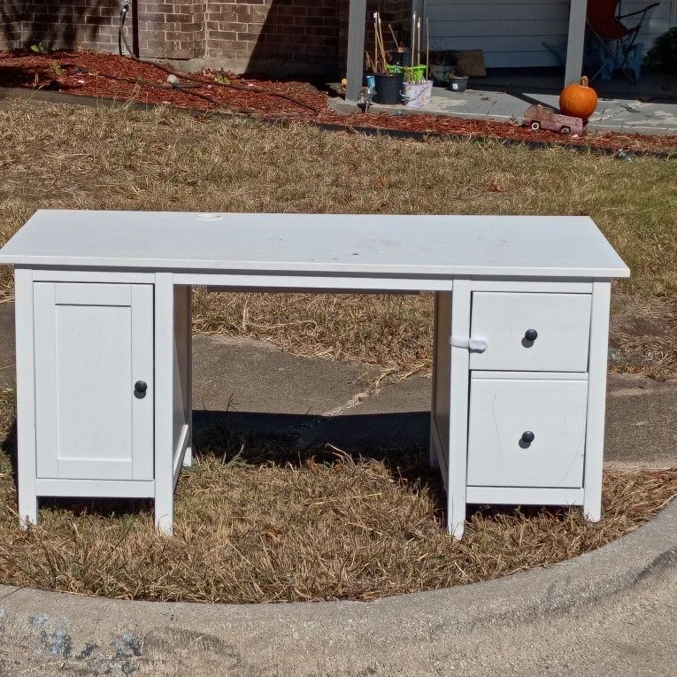 White Wooden Desk